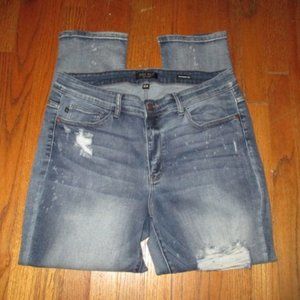 JUDY BLUE Boyfriend Fit Distressed Hi-Rise Jeans